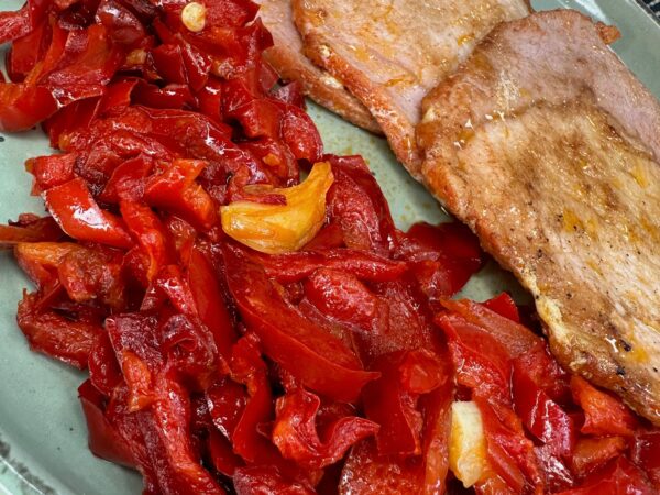 Lomo adobado con pimientos